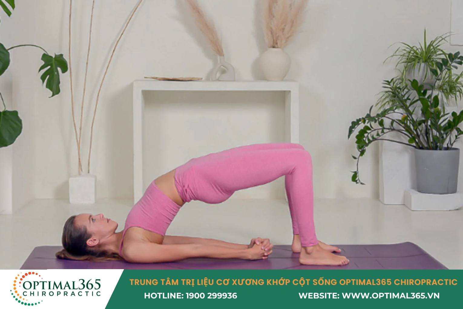 Tư thế cây cầu giúp chỉnh tư thế gù lưng và giảm đau cổ vai gáy