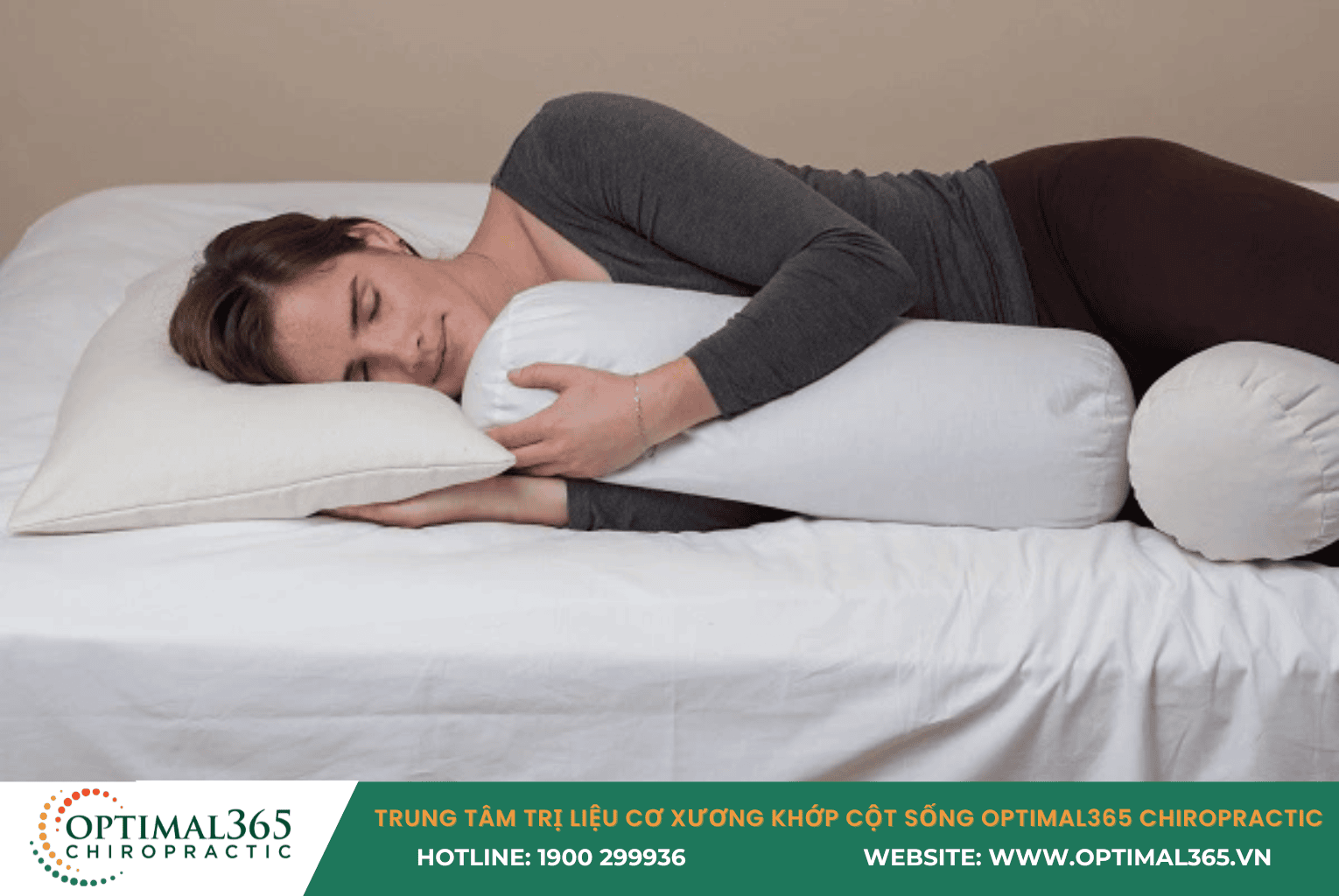 Nằm nghiêng và kê gối giữa hai chân