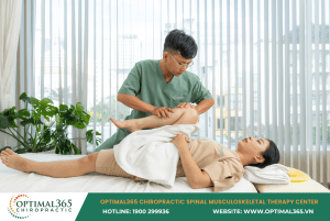 Deep muscle therapy supporting chiropractic adjustment results at Optimal365